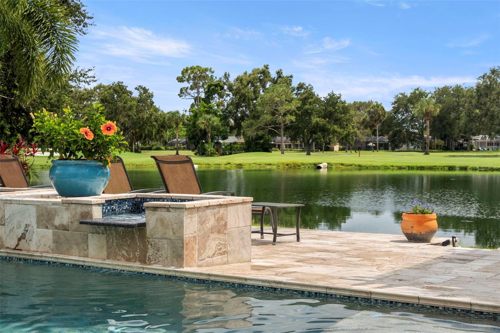 Listing photo id 25 for 2956 Meadow Hill Drive