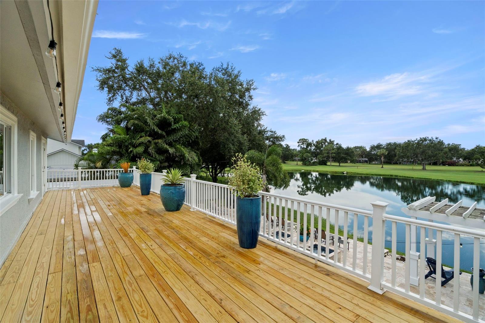 Listing photo id 31 for 2956 Meadow Hill Drive