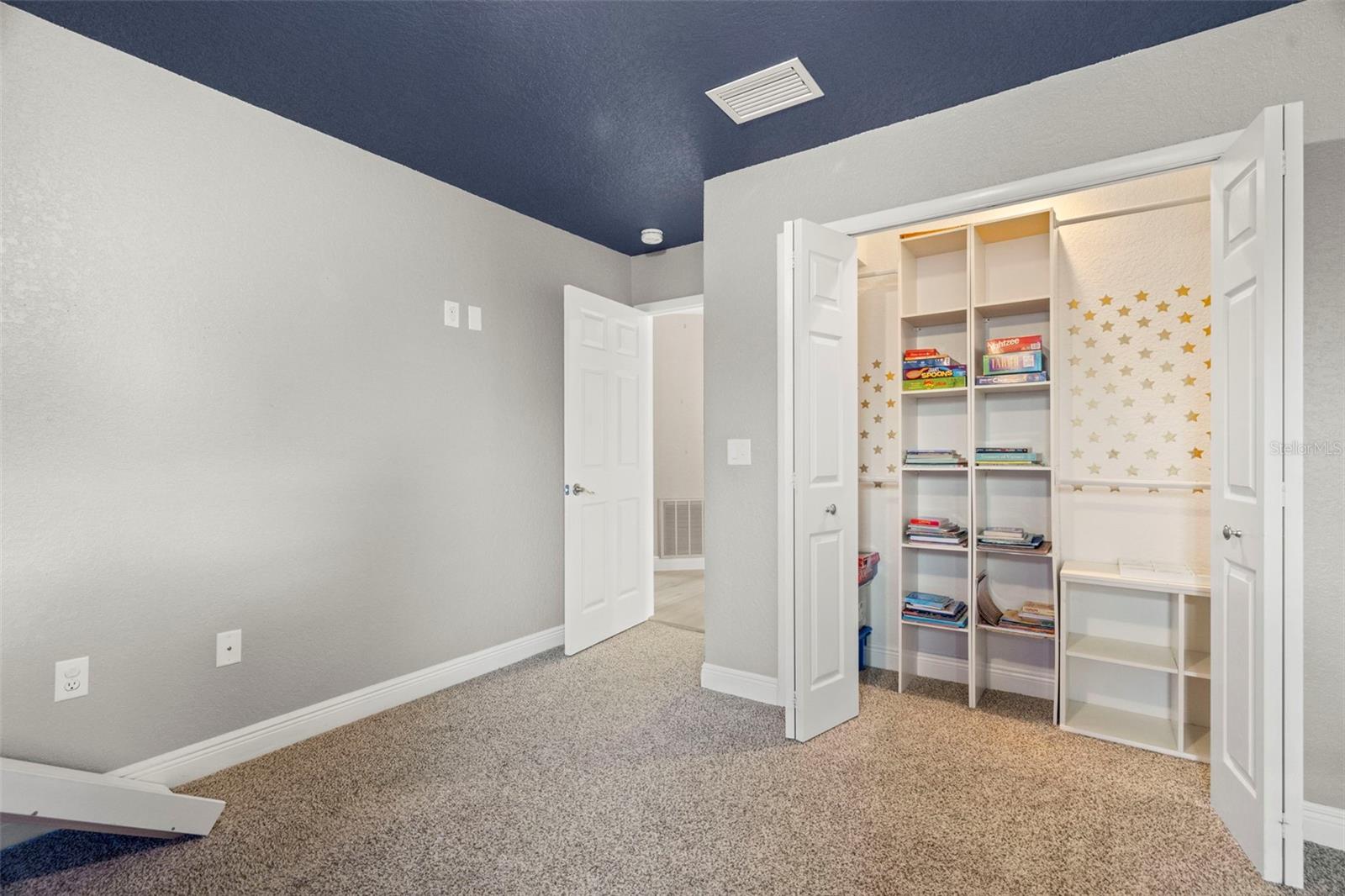 Listing photo id 38 for 2956 Meadow Hill Drive