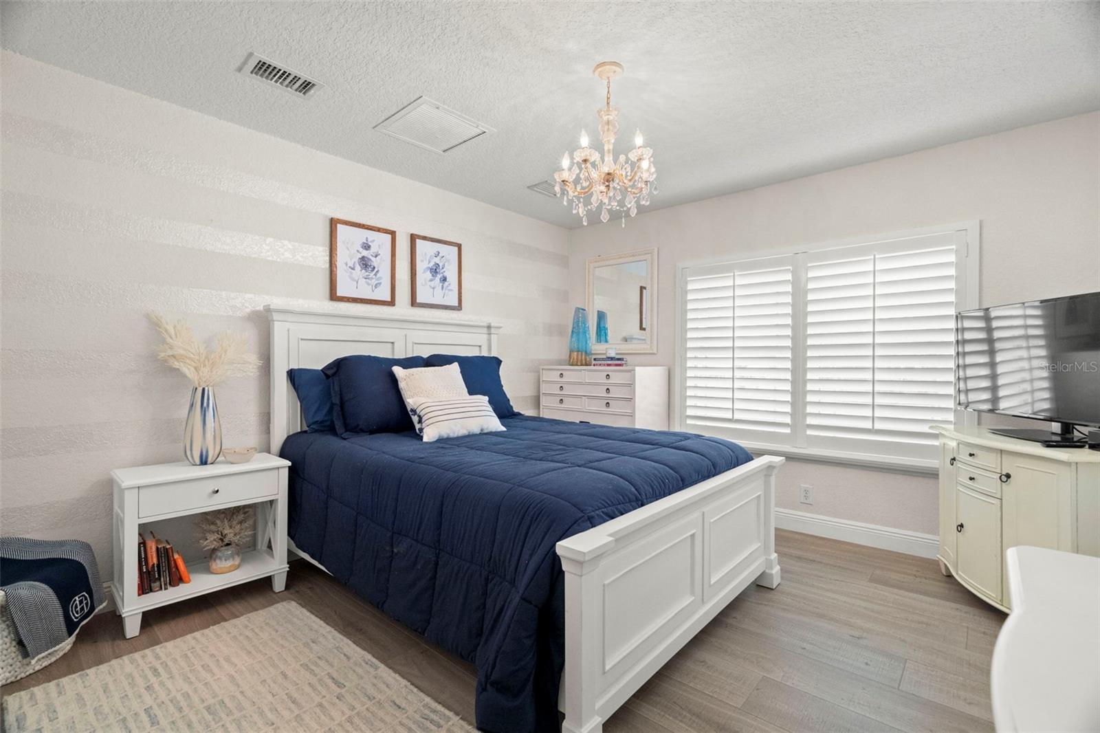 Listing photo id 40 for 2956 Meadow Hill Drive