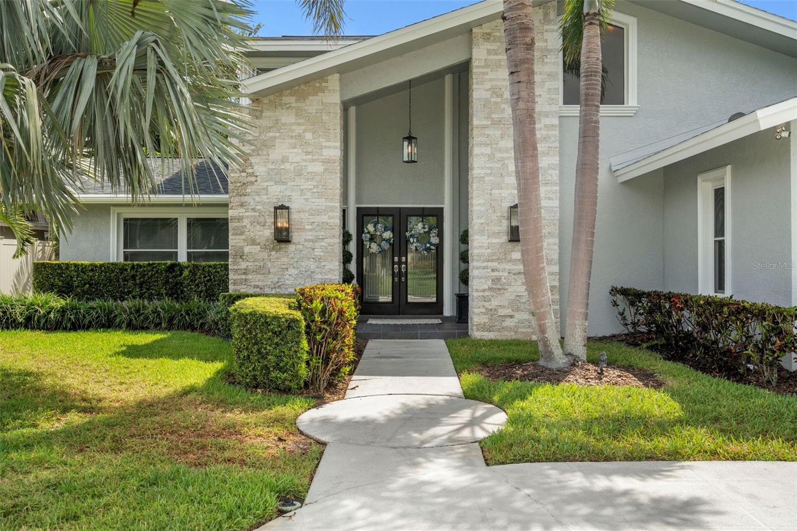 Listing photo id 3 for 2956 Meadow Hill Drive