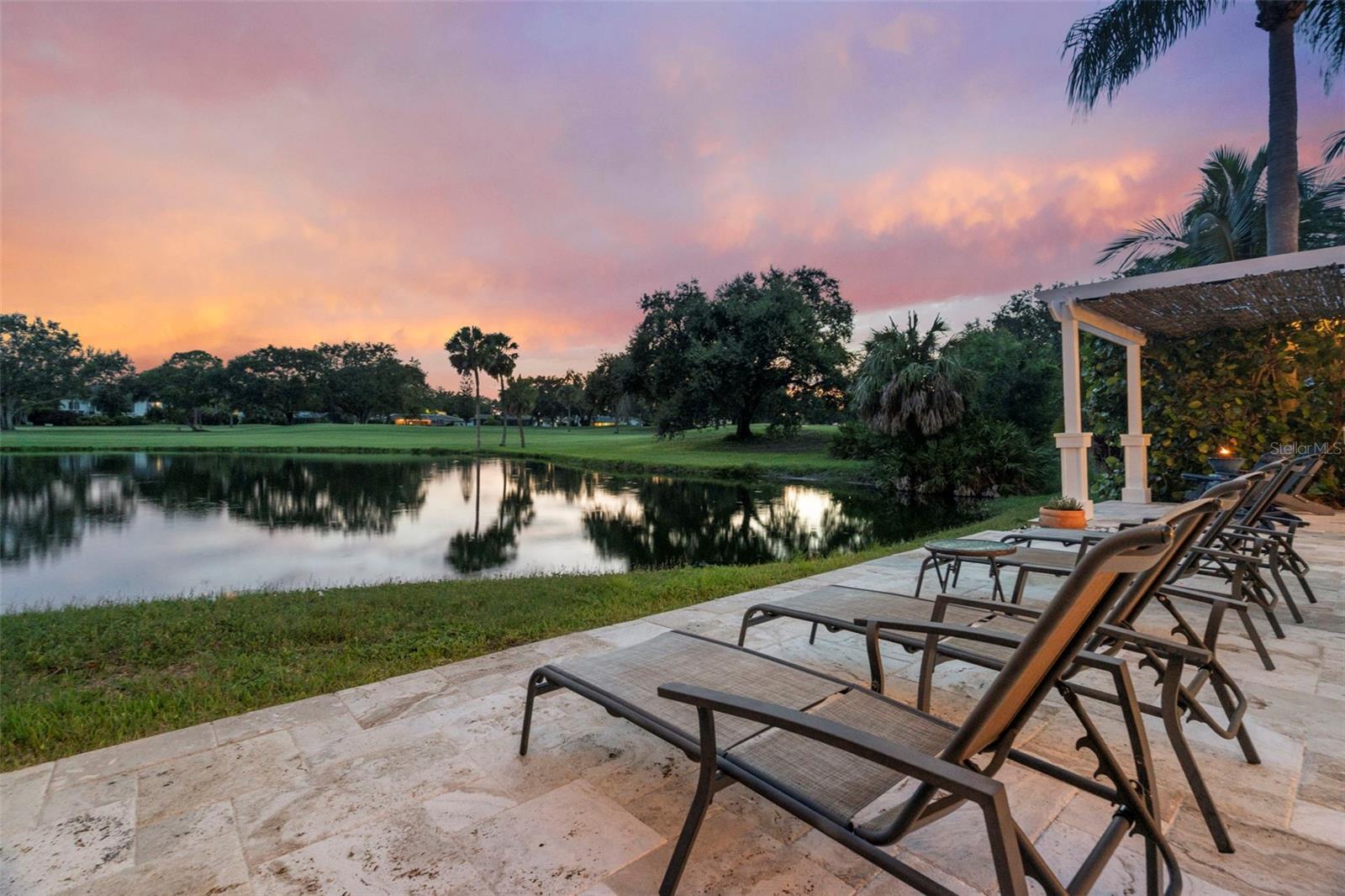 Listing photo id 49 for 2956 Meadow Hill Drive