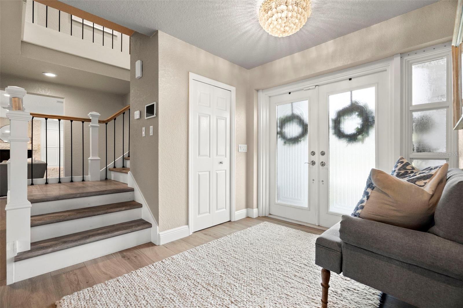 Listing photo id 4 for 2956 Meadow Hill Drive