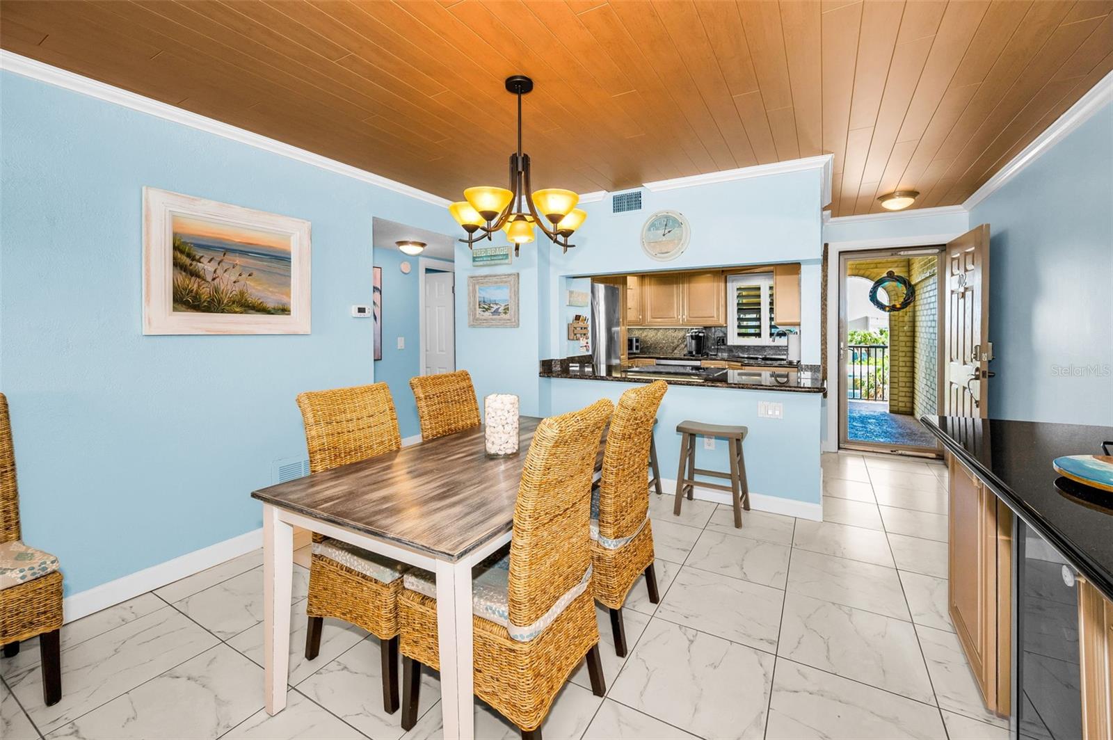 Image 17 of 86 For 3500 Gulf Boulevard 402