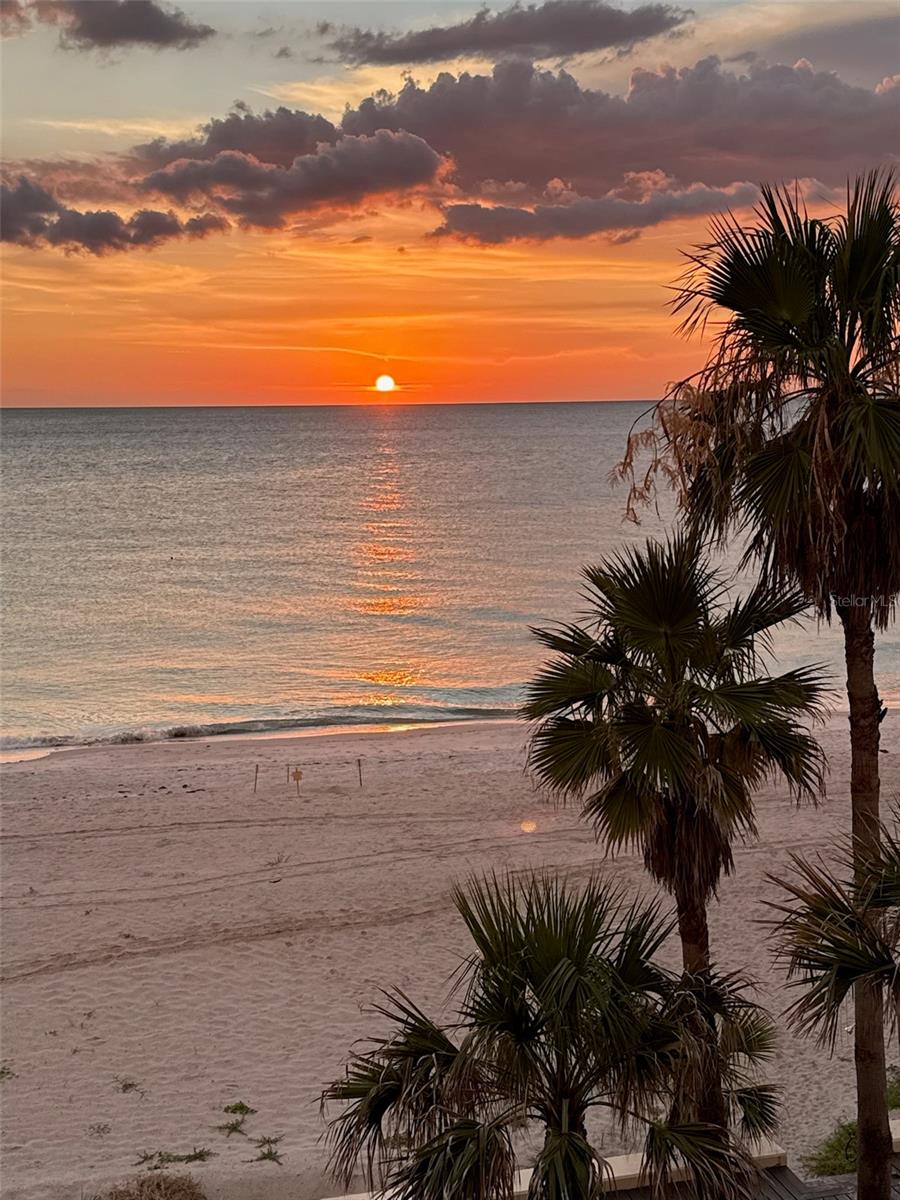 Image 4 of 86 For 3500 Gulf Boulevard 402