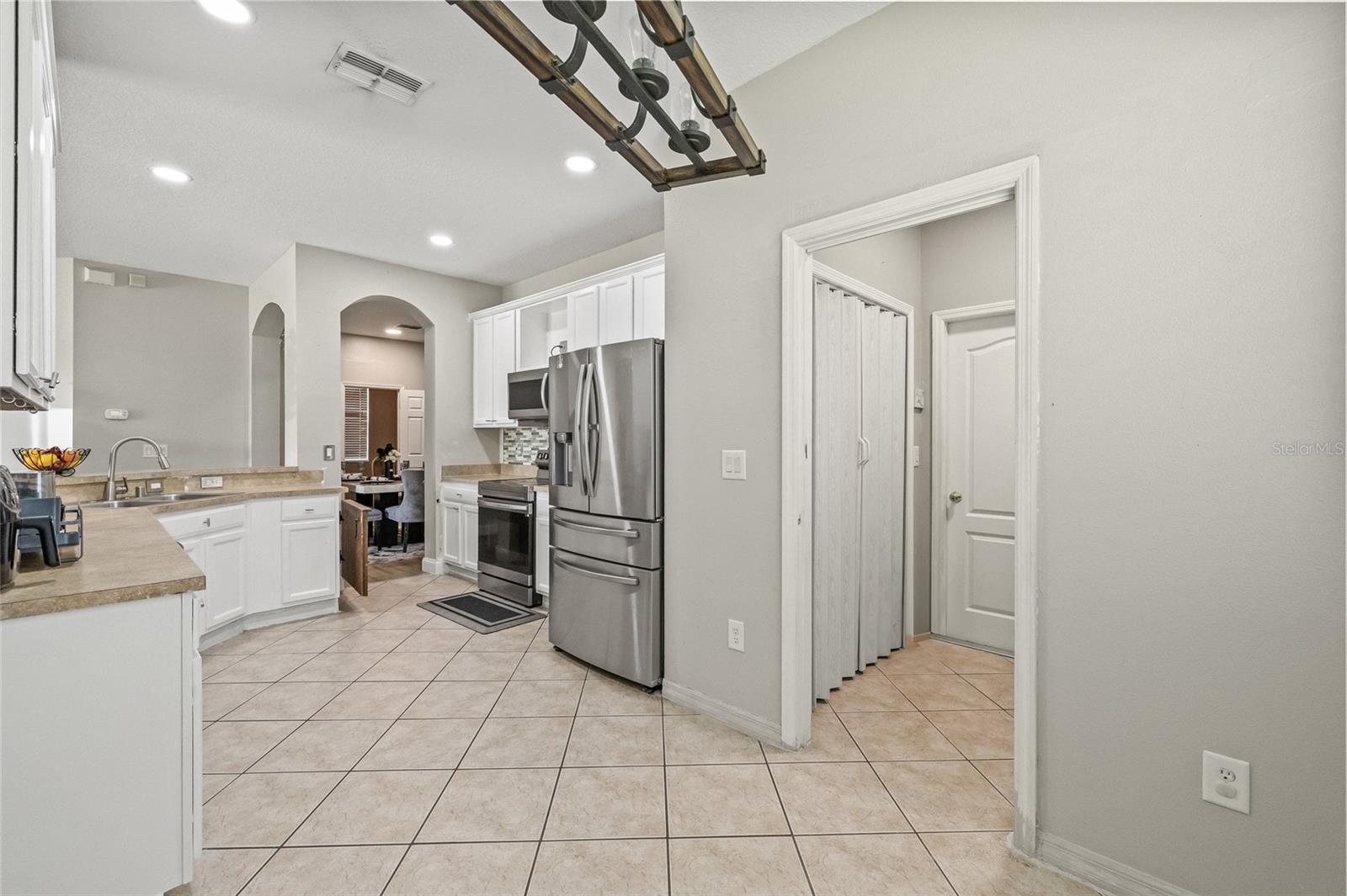 Image 11 of 44 For 8521 Southern Charm Circle