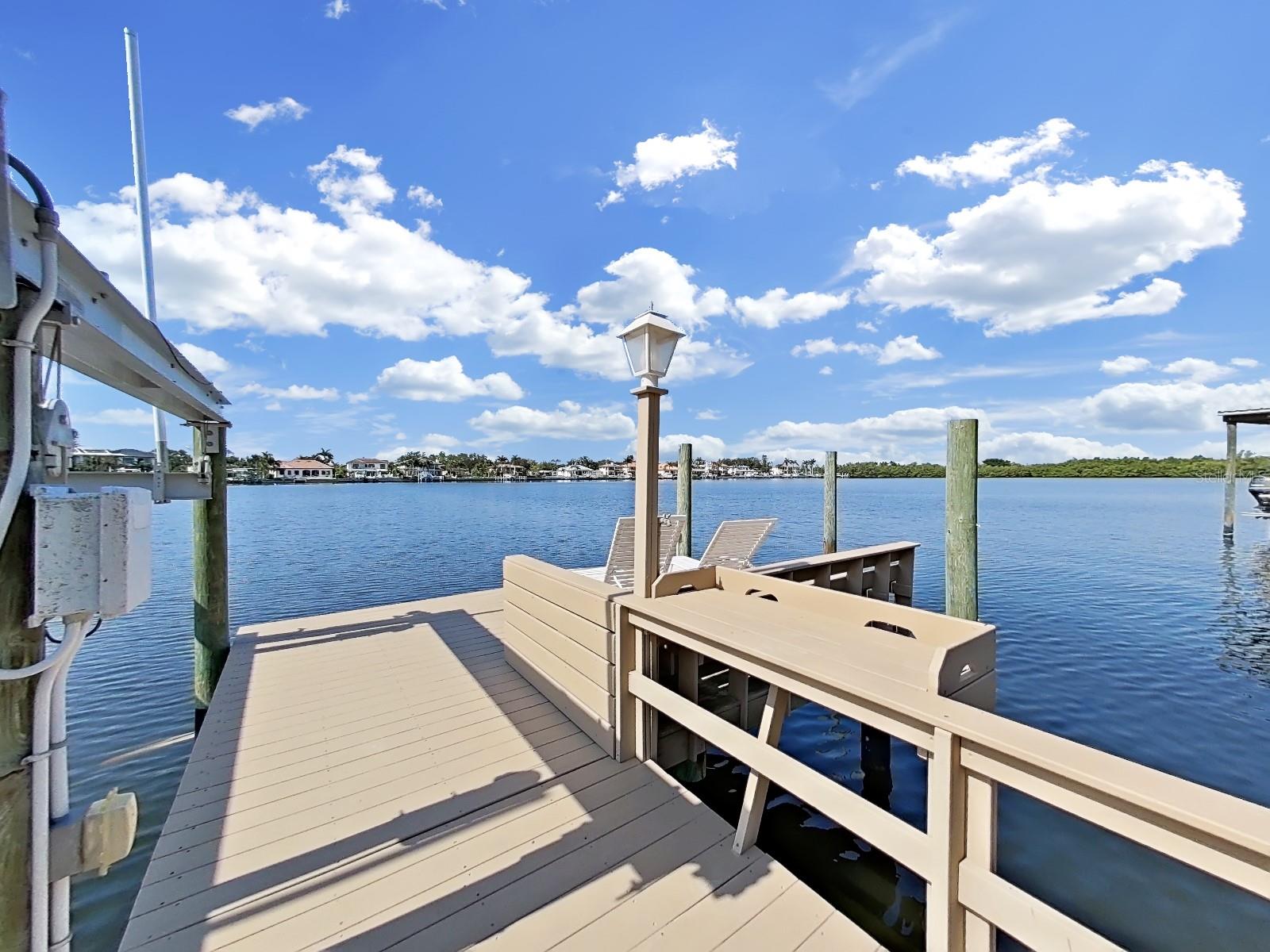 Image 10 of 54 For 1097 Eden Isle Drive Ne