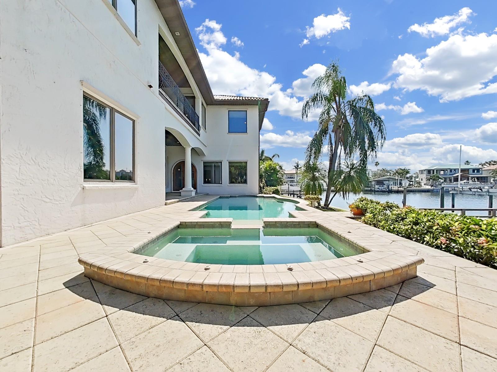 Image 14 of 54 For 1097 Eden Isle Drive Ne