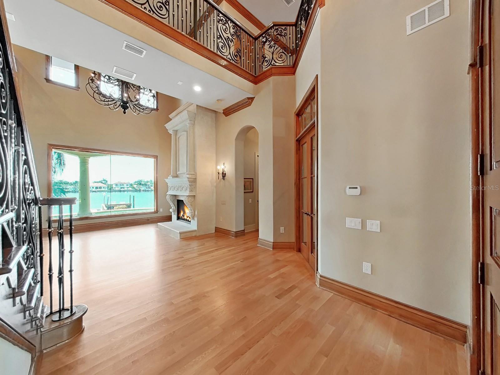 Image 19 of 54 For 1097 Eden Isle Drive Ne