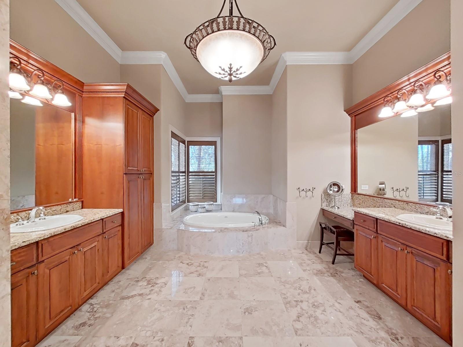 Image 24 of 54 For 1097 Eden Isle Drive Ne
