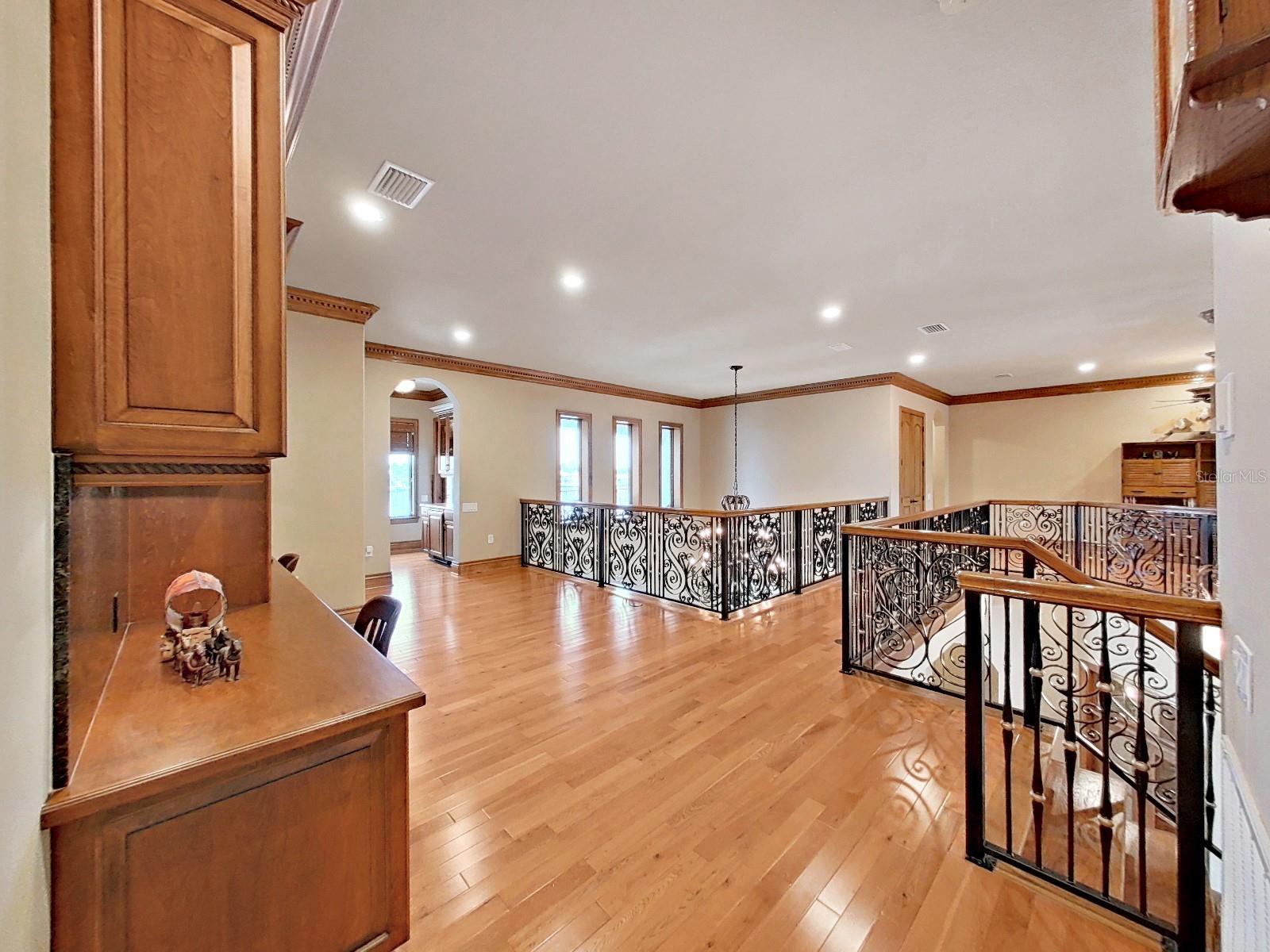 Image 37 of 54 For 1097 Eden Isle Drive Ne