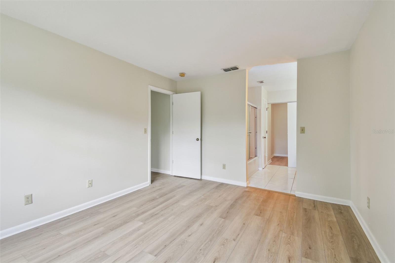 Image 11 of 22 For 476 Santa Cruz Place Ne G