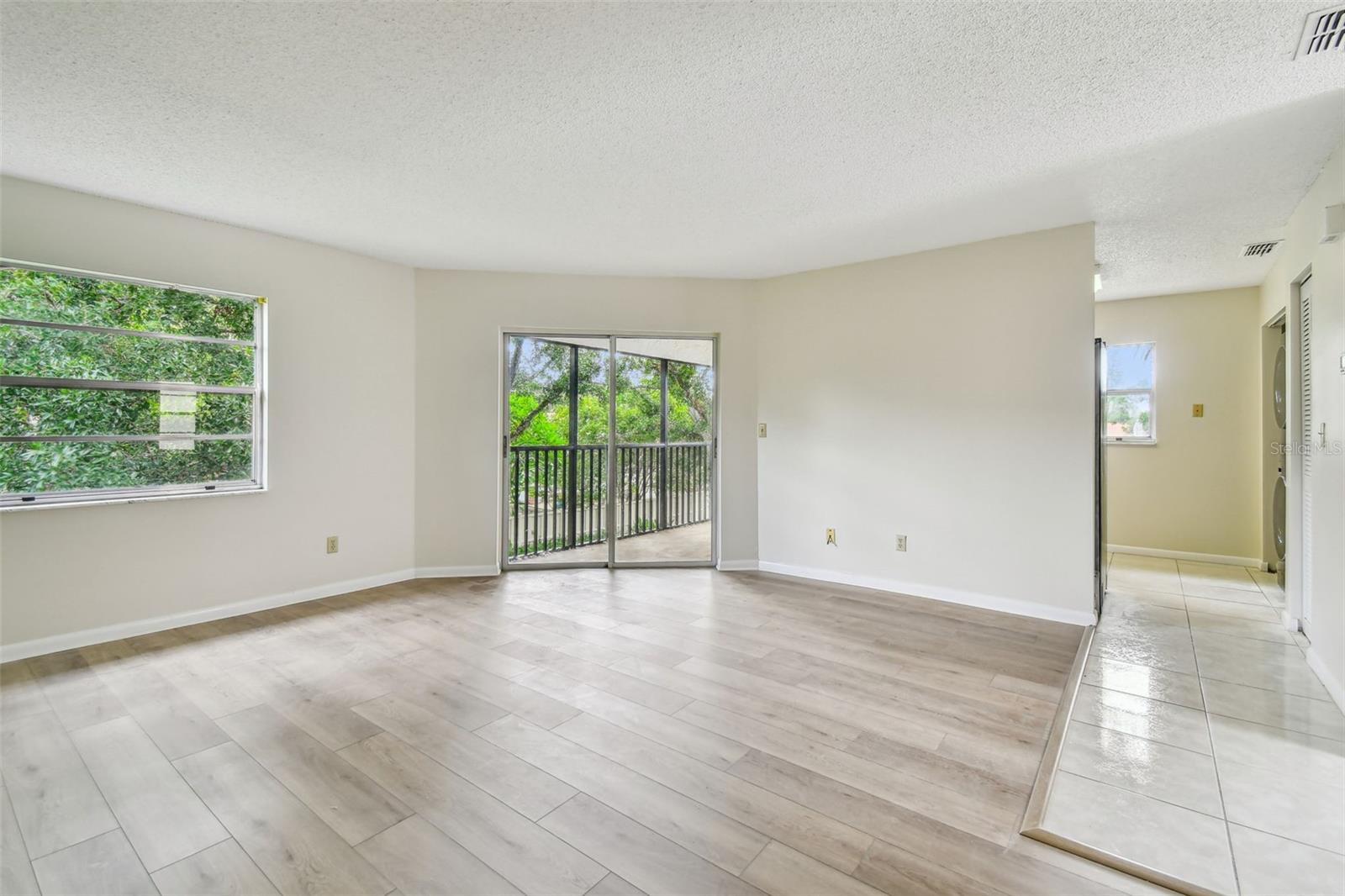 Image 4 of 22 For 476 Santa Cruz Place Ne G