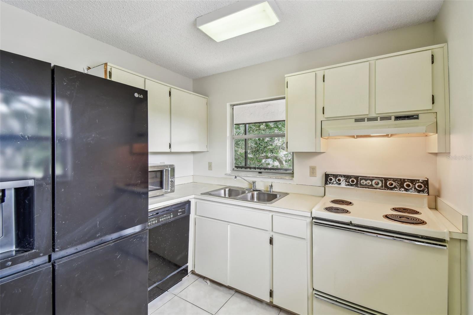 Image 7 of 22 For 476 Santa Cruz Place Ne G