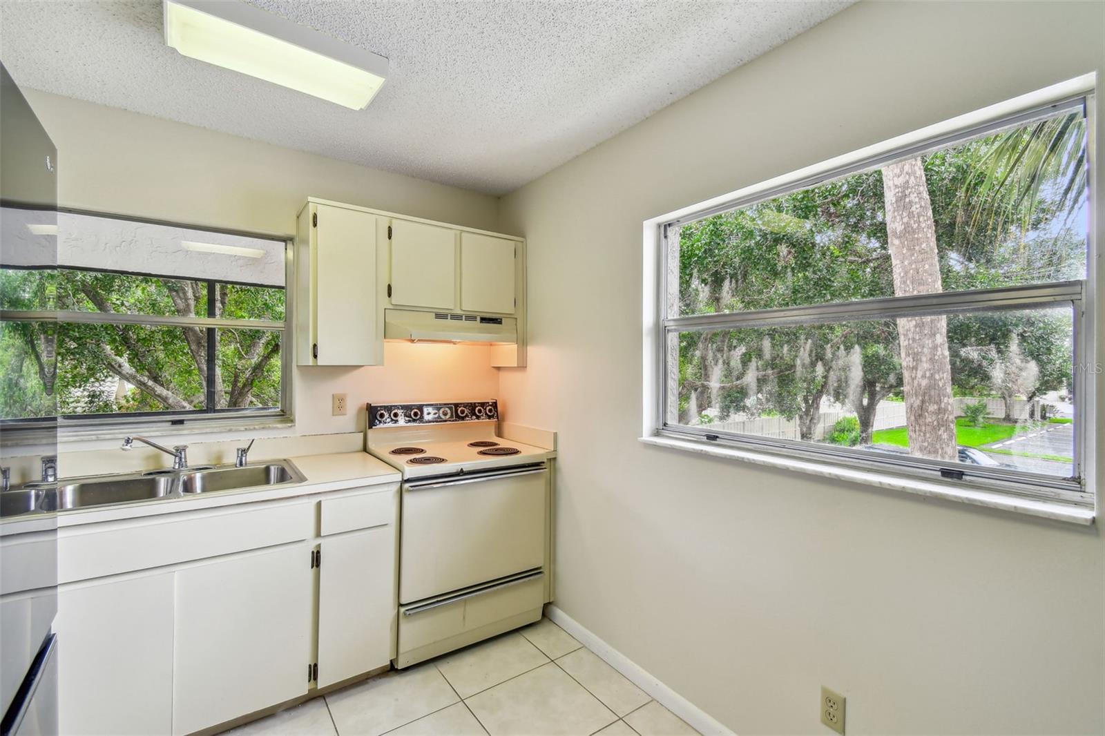 Image 8 of 22 For 476 Santa Cruz Place Ne G