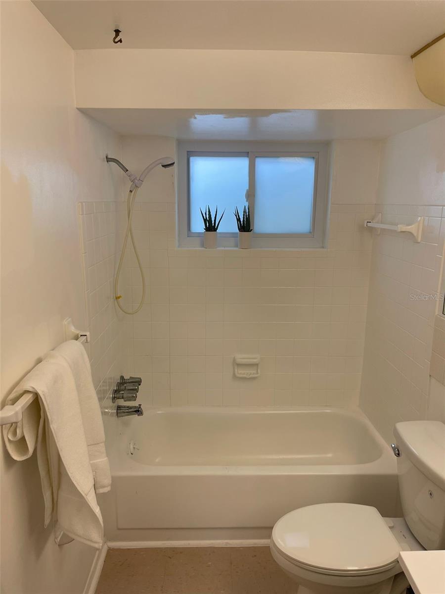 Listing photo id 20 for 3704 Haven Drive
