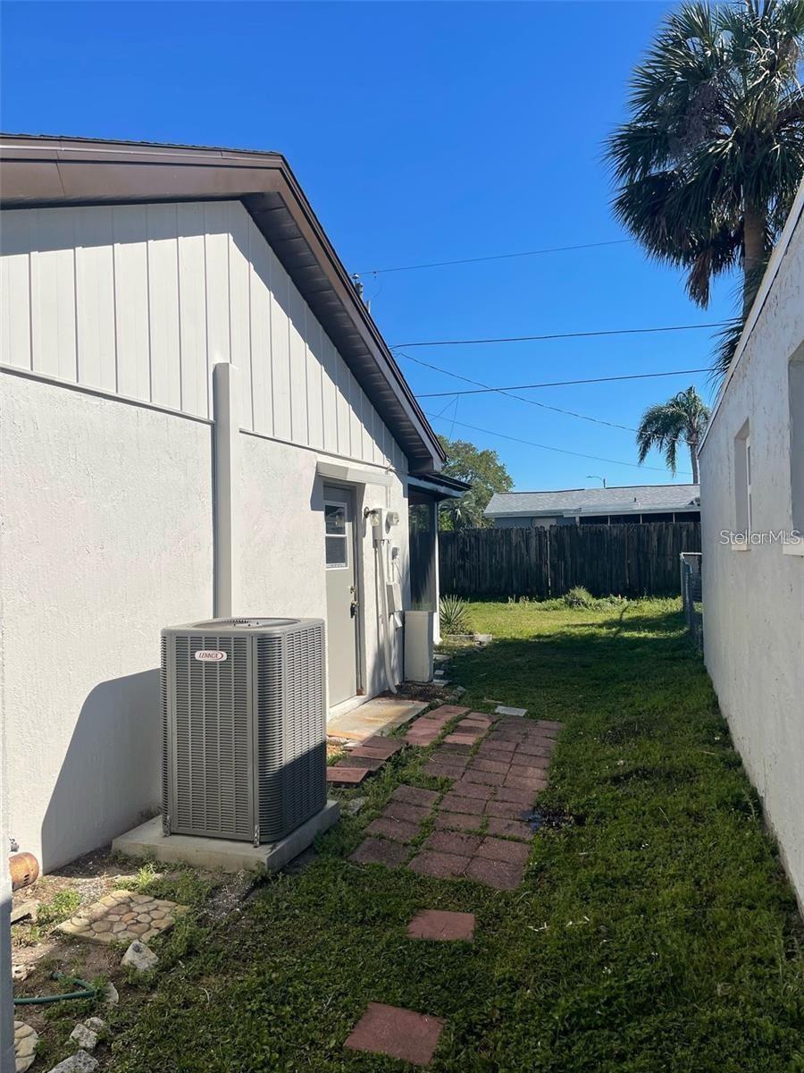 Listing photo id 26 for 3704 Haven Drive