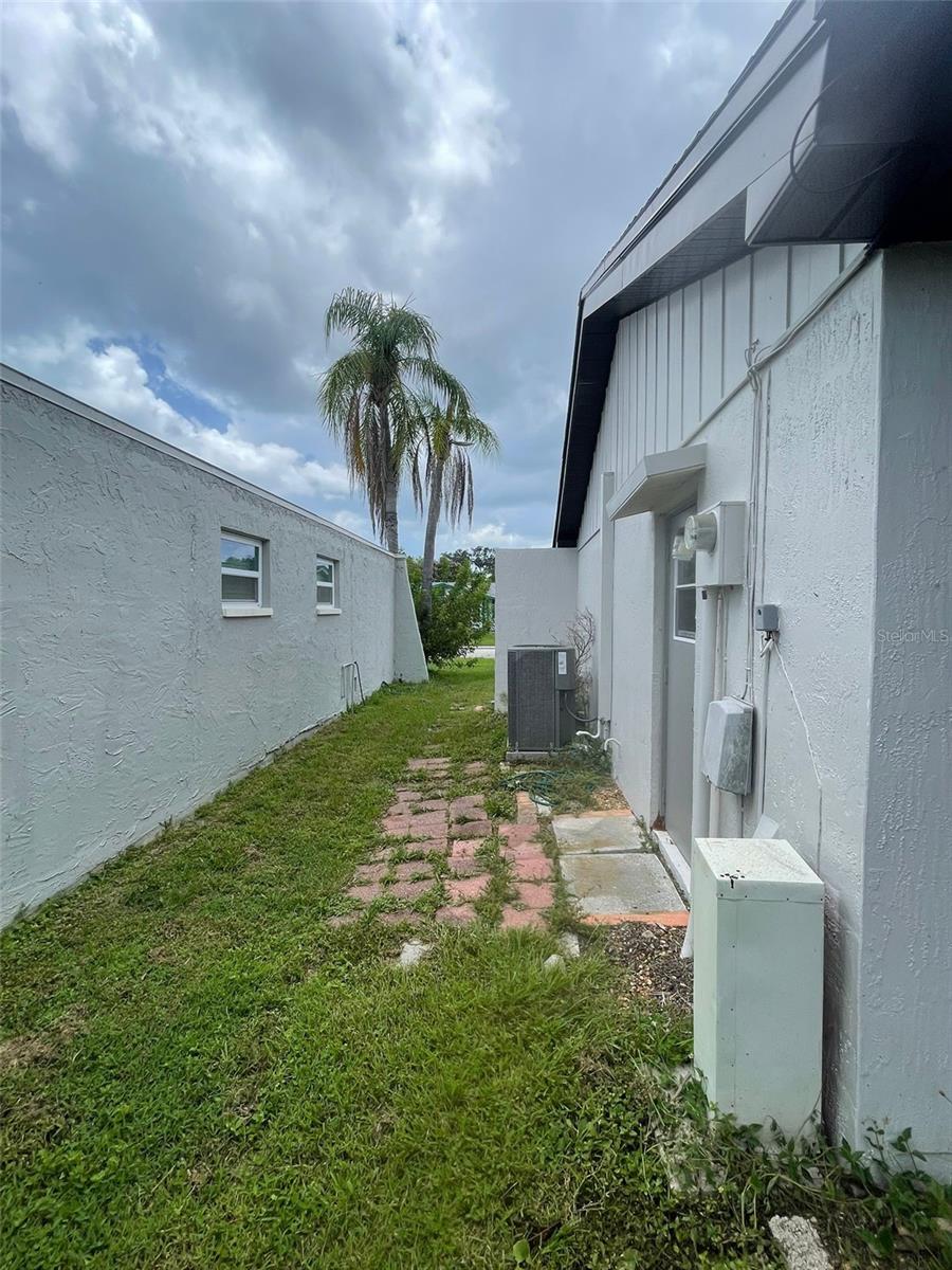 Listing photo id 27 for 3704 Haven Drive