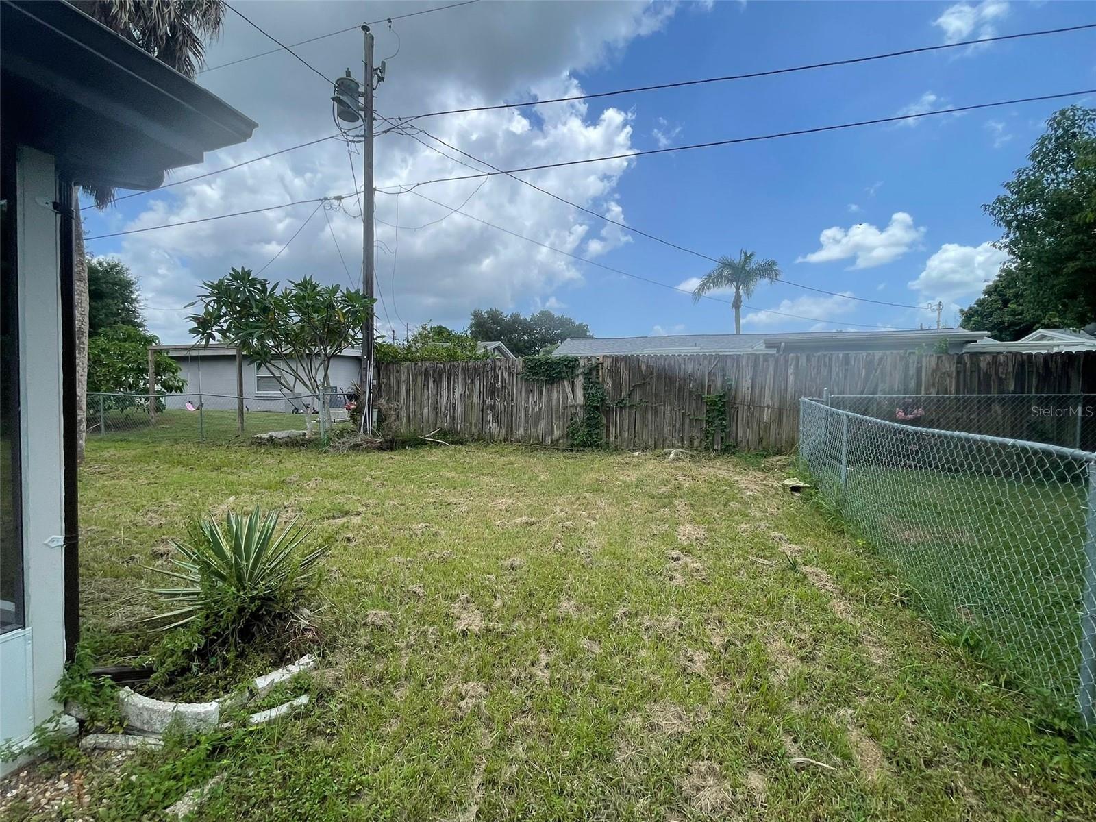 Listing photo id 28 for 3704 Haven Drive