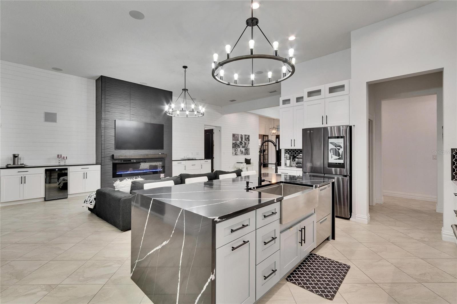 Image 14 of 88 For 6927 Crestpoint Drive