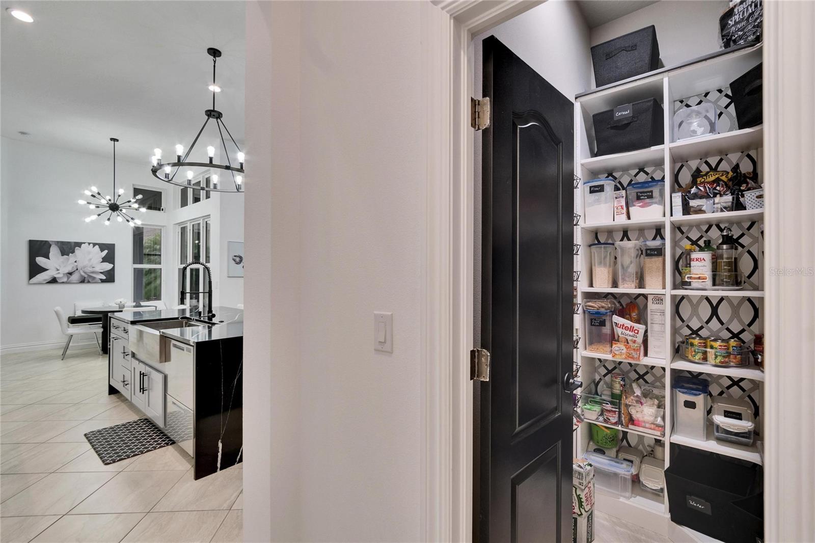 Image 15 of 88 For 6927 Crestpoint Drive
