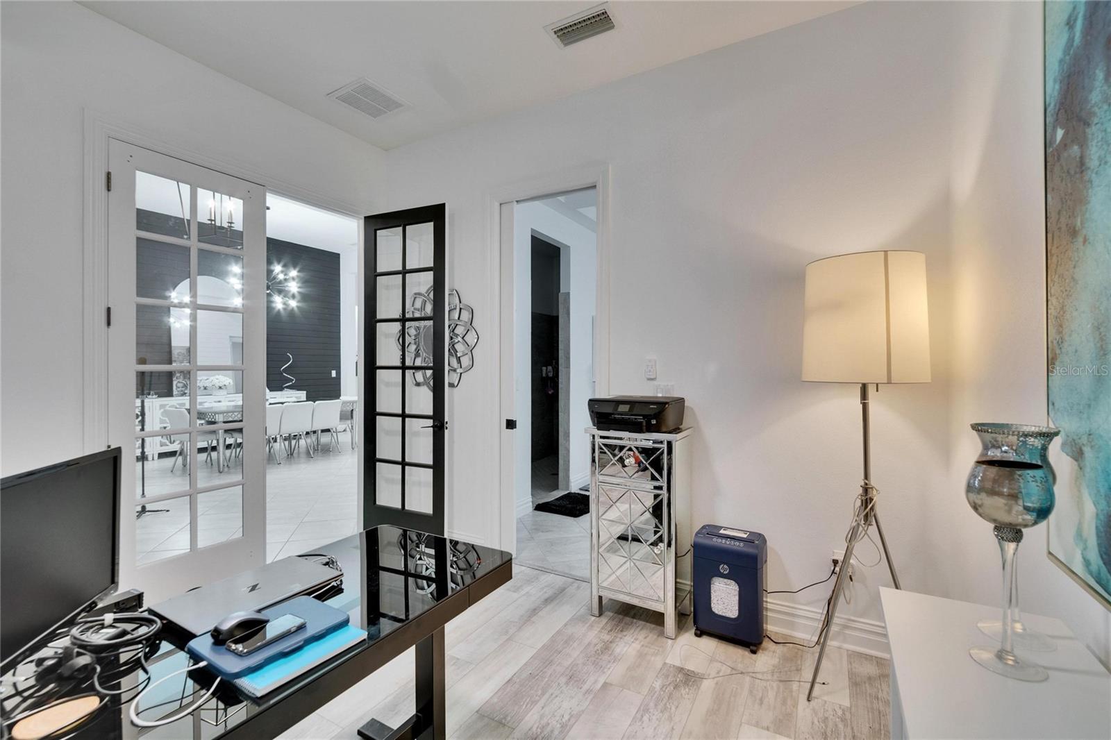 Image 33 of 88 For 6927 Crestpoint Drive