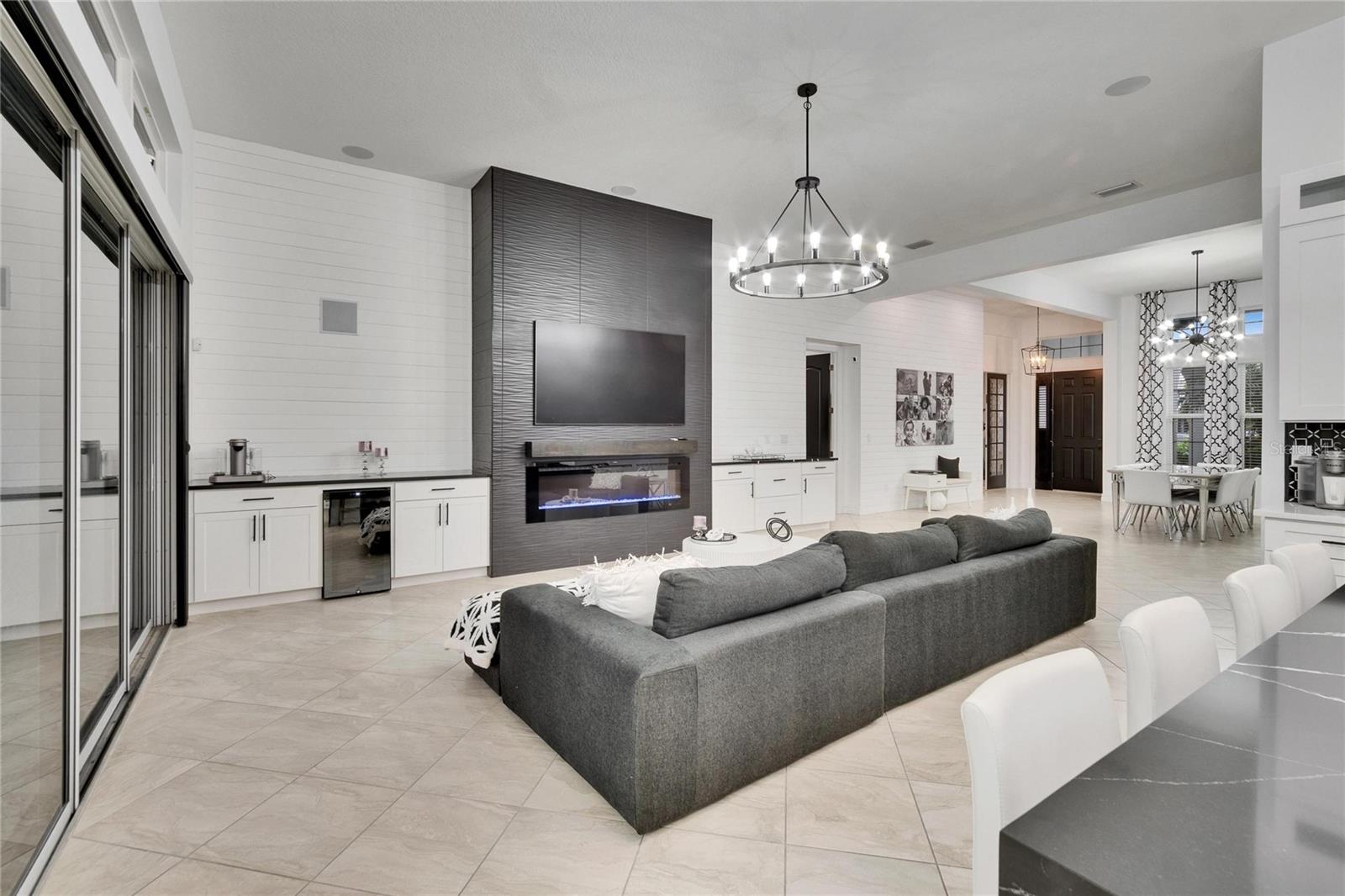 Image 6 of 88 For 6927 Crestpoint Drive