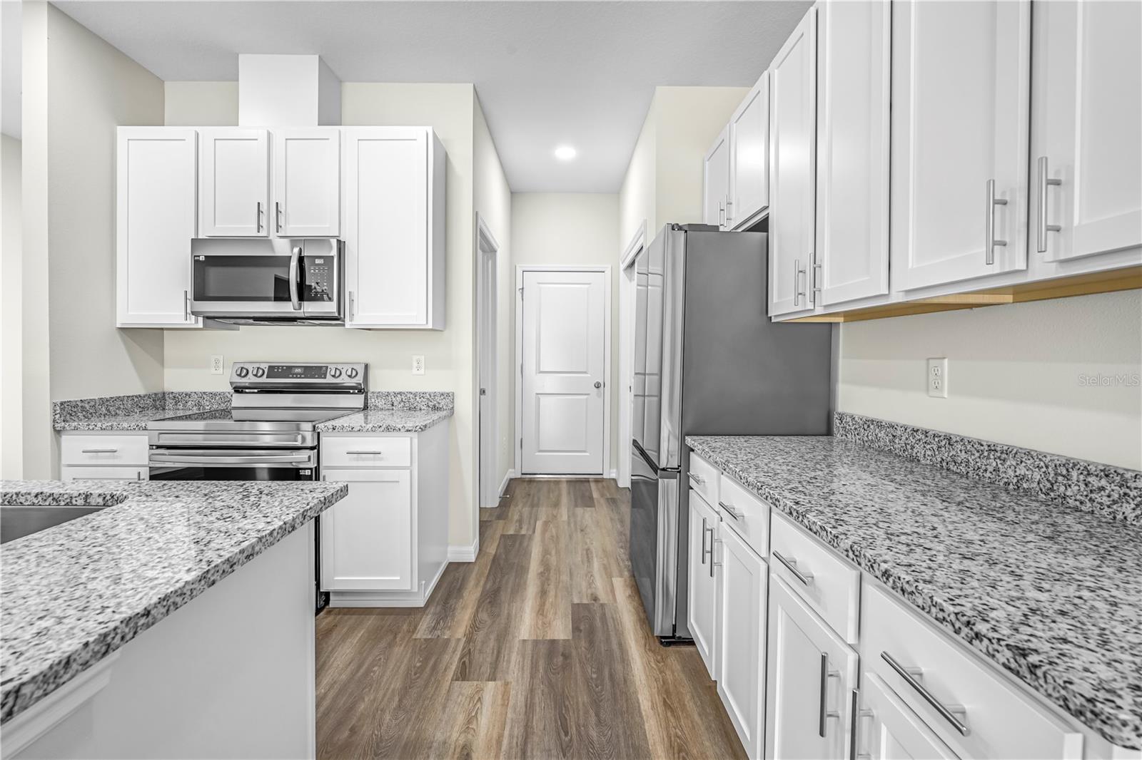 Listing photo id 15 for 9322 Seve Court