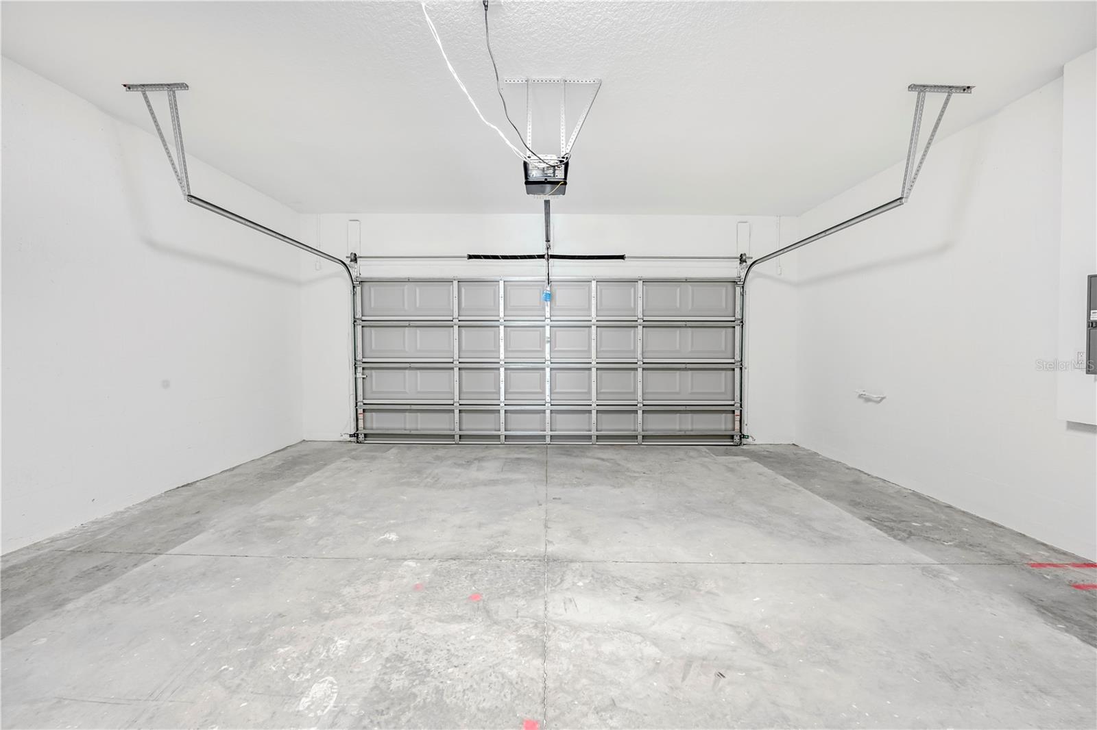 Listing photo id 17 for 9322 Seve Court