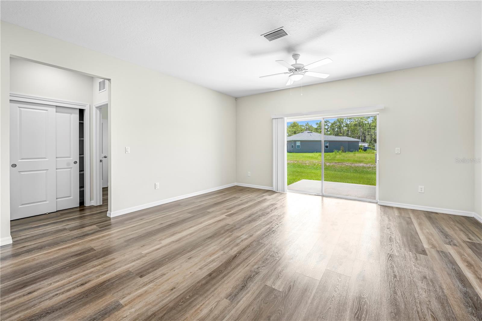 Listing photo id 21 for 9322 Seve Court