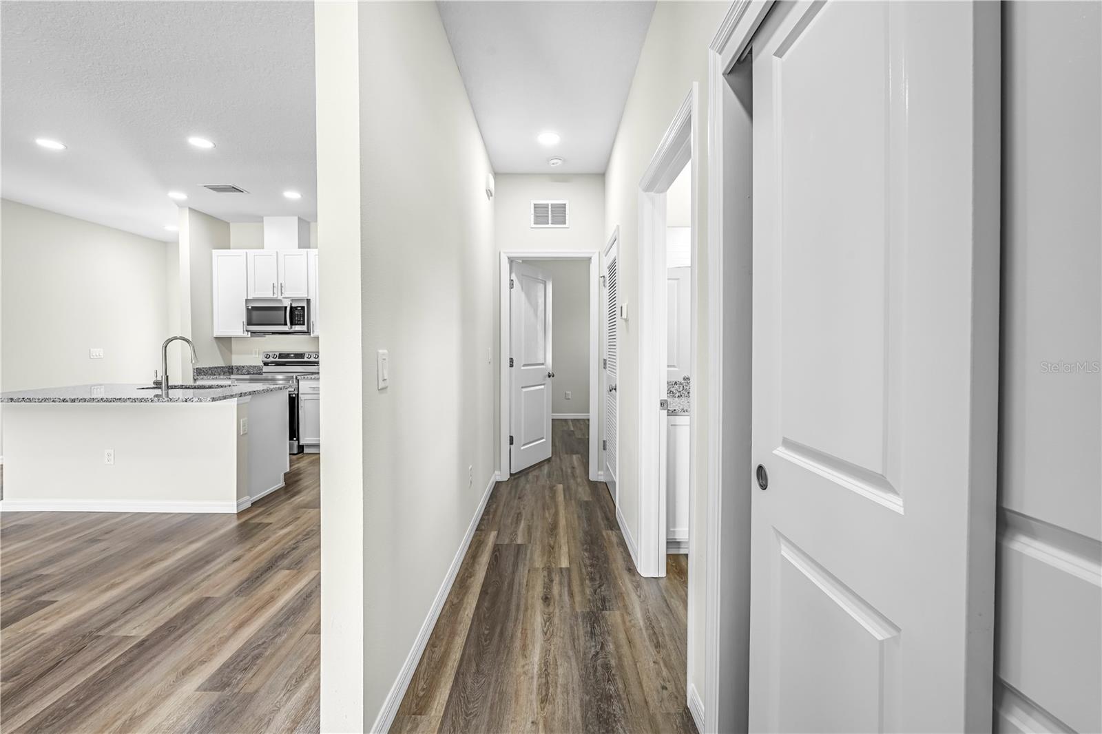 Listing photo id 24 for 9322 Seve Court