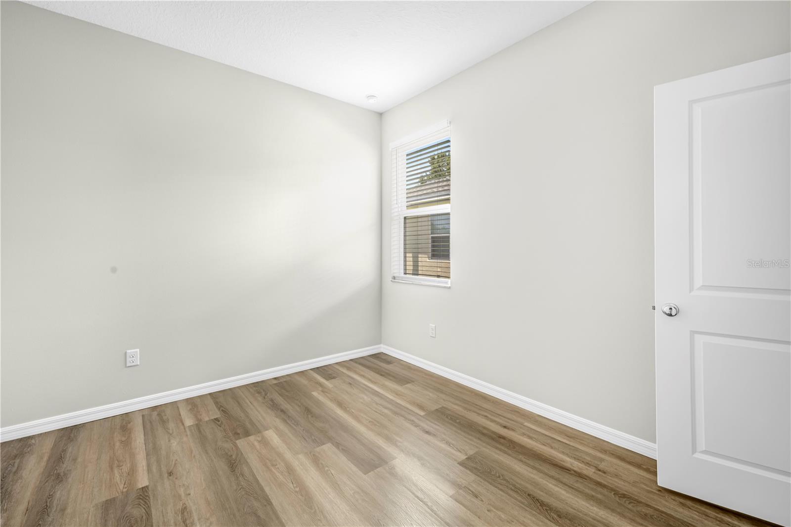 Listing photo id 27 for 9322 Seve Court