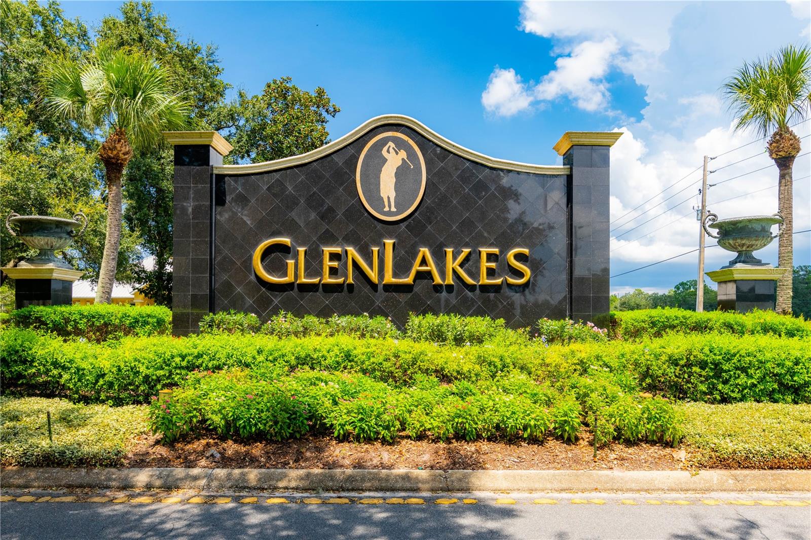 Listing photo id 1 for 9322 Seve Court