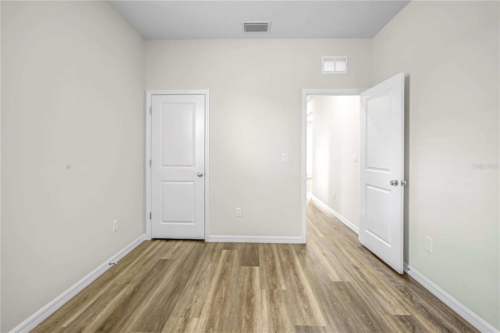 Listing photo id 28 for 9322 Seve Court