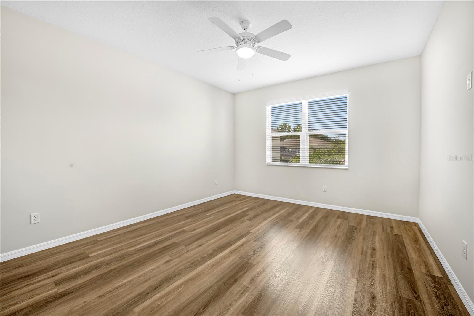 Listing photo id 30 for 9322 Seve Court