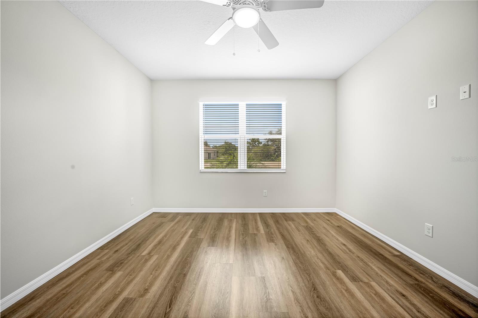 Listing photo id 31 for 9322 Seve Court