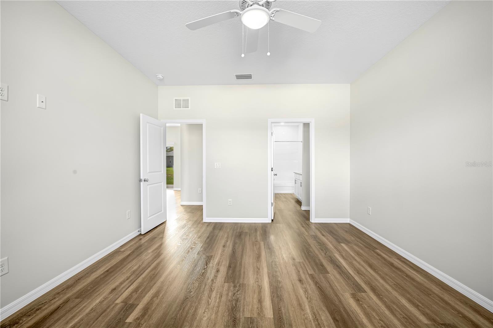 Listing photo id 32 for 9322 Seve Court