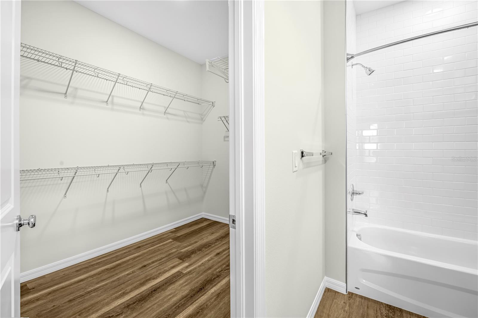 Listing photo id 34 for 9322 Seve Court