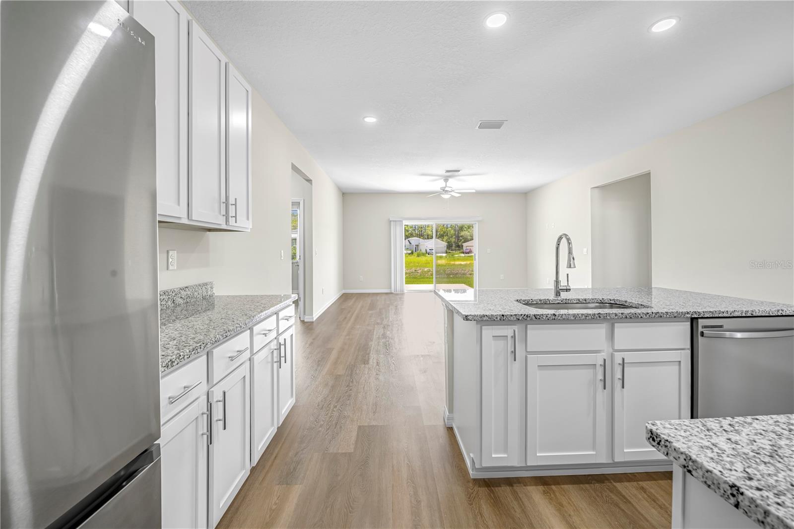 Listing photo id 7 for 9322 Seve Court