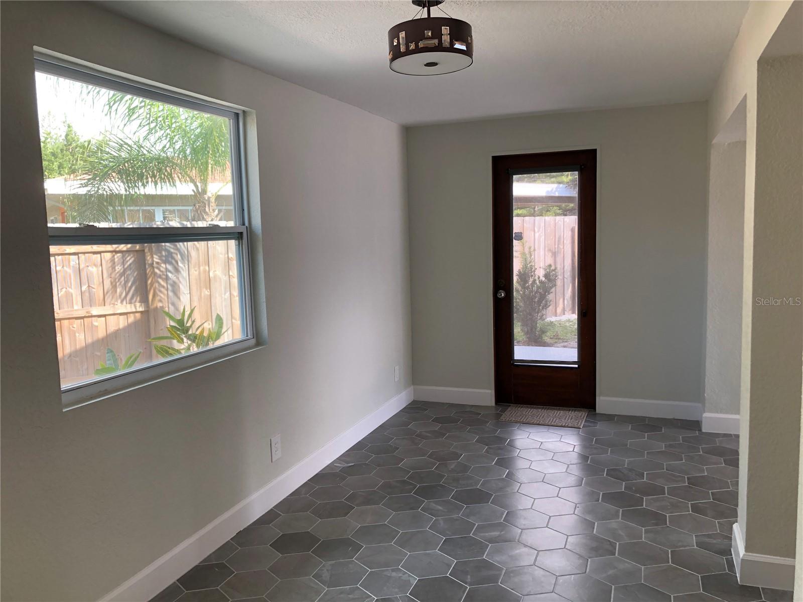 Image 9 of 29 For 1721 58th Street S