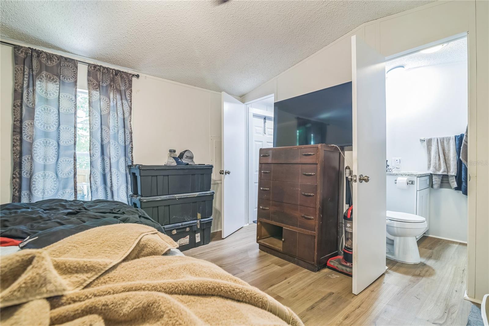 Image 11 of 15 For 3061 48th Street