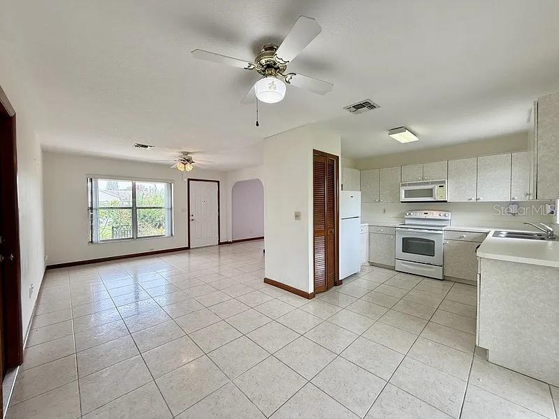 Image 11 of 33 For 716 Caribou Drive