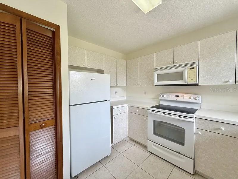 Image 4 of 33 For 716 Caribou Drive