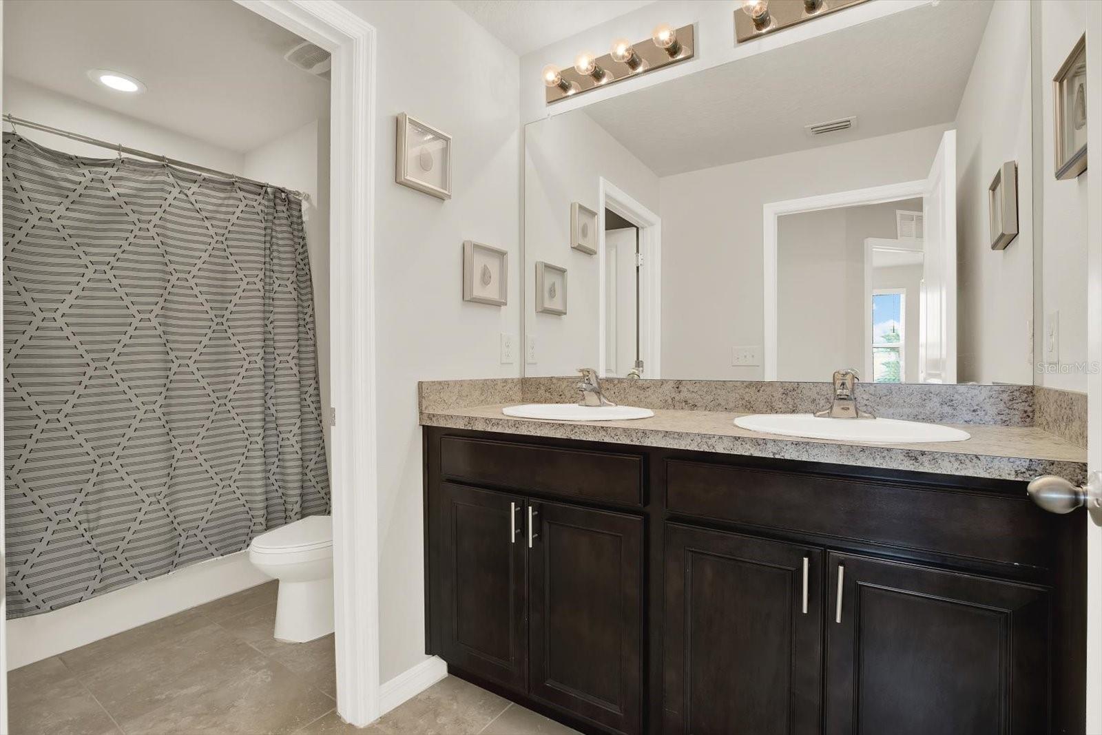 Image 21 of 29 For 6723 Devesta Loop