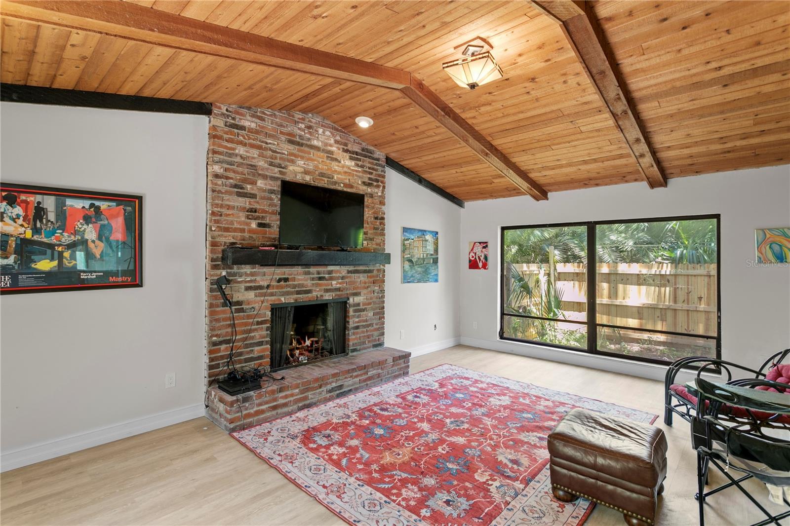 Image 12 of 59 For 716 Hickory Drive