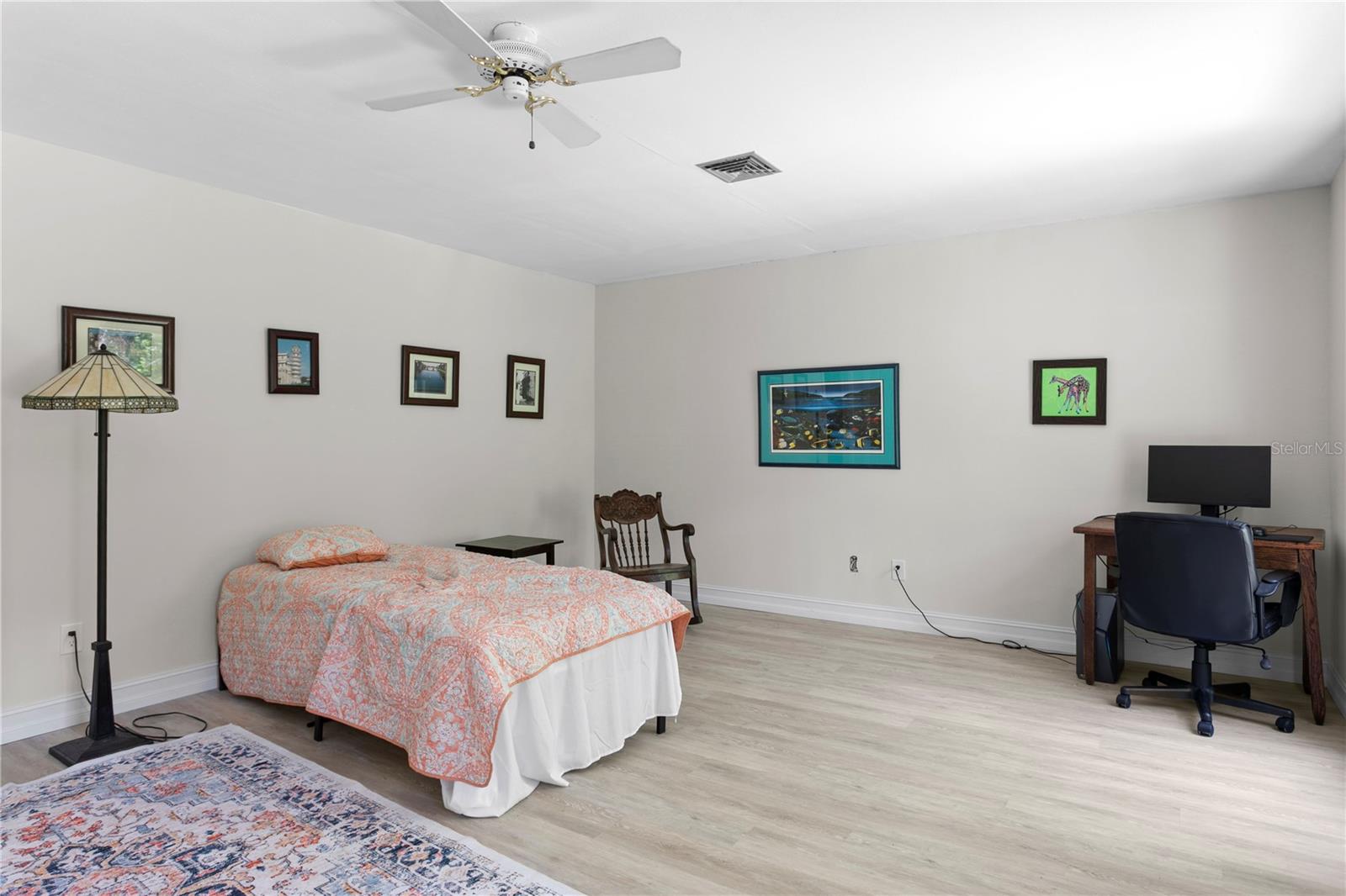 Image 21 of 59 For 716 Hickory Drive