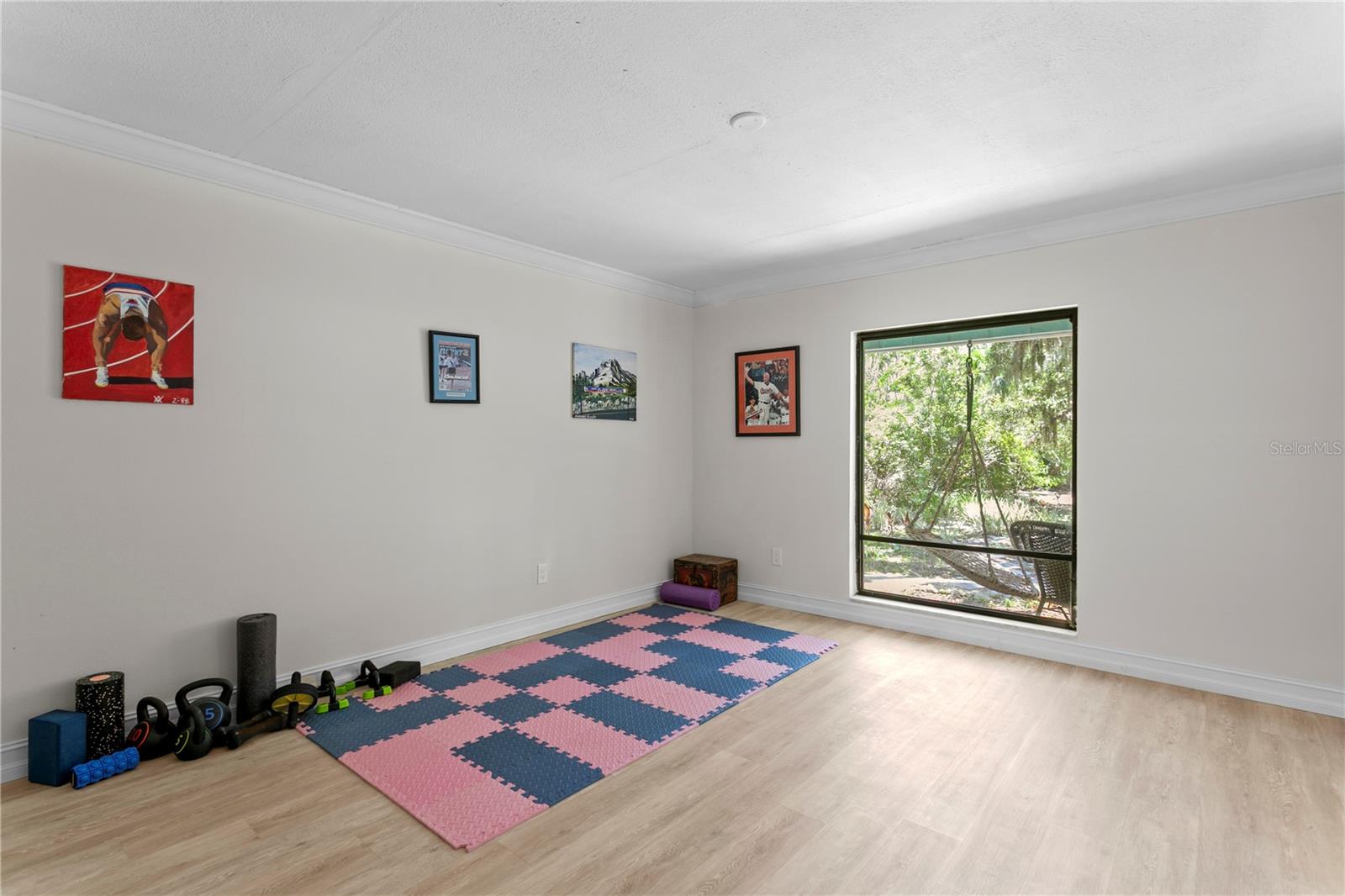 Image 22 of 59 For 716 Hickory Drive
