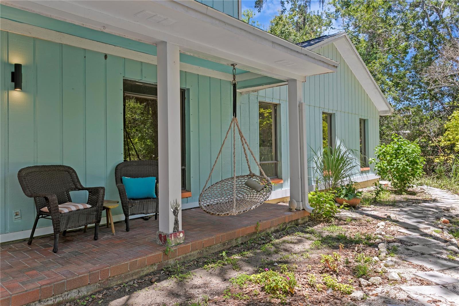 Image 30 of 59 For 716 Hickory Drive