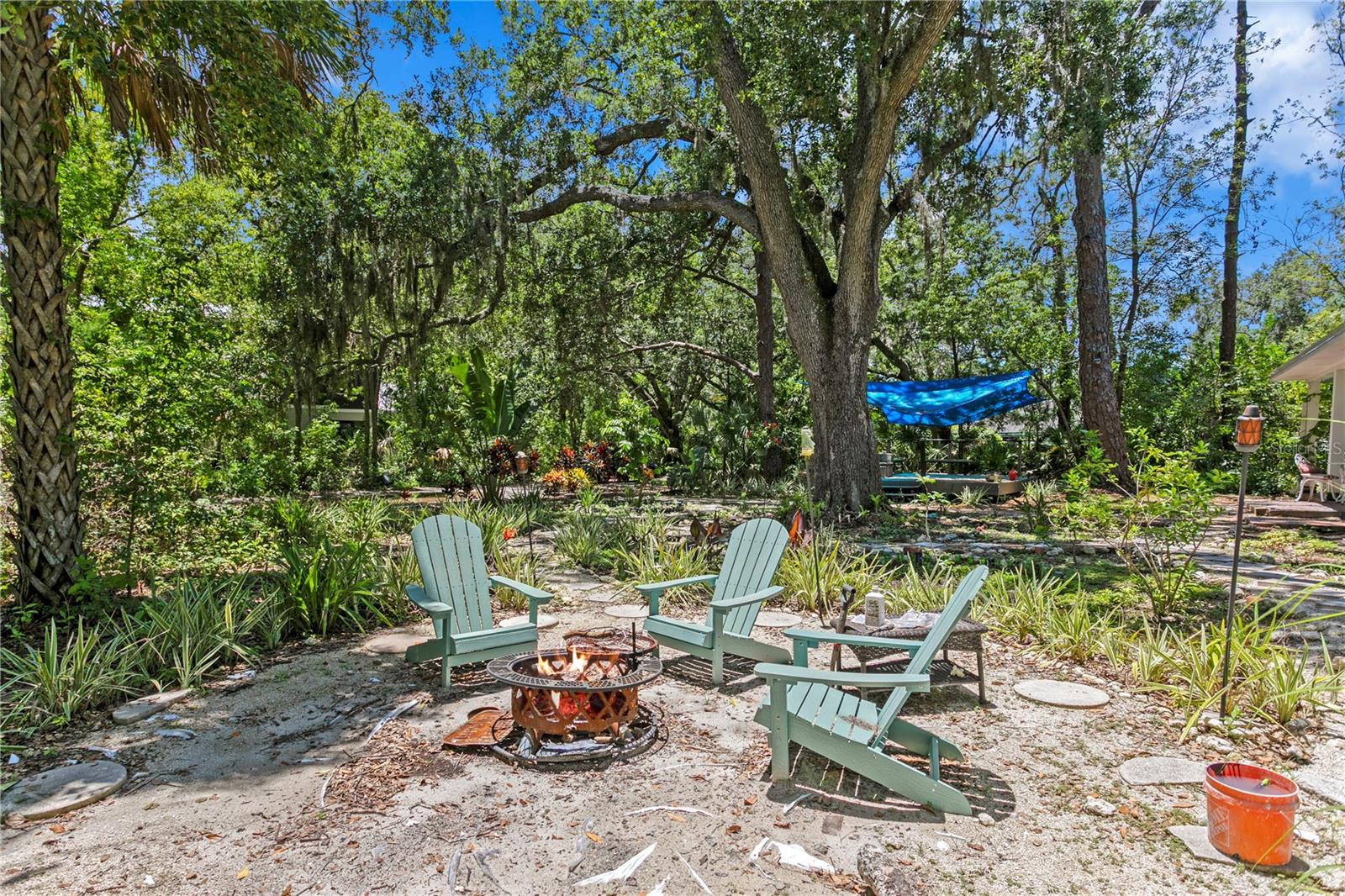 Image 38 of 59 For 716 Hickory Drive