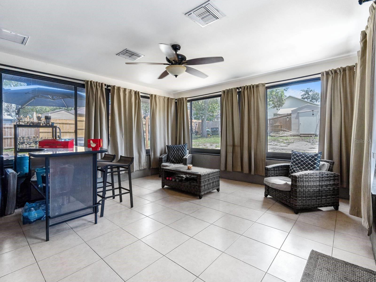 Image 12 of 26 For 707 Cambridge Way